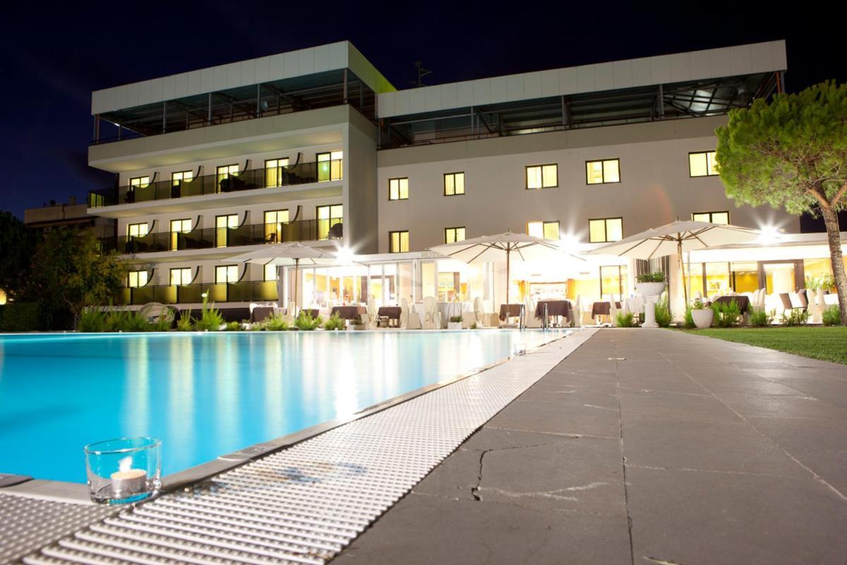 Hotel Falcone Lignano Sabbiadoro Exterior foto